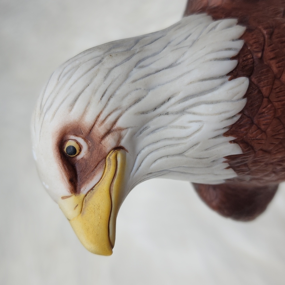 Avon 1982 Porcelain Bald Eagle Figurine Pride Of America Handcrafted For Avon - Picture 13 of 16